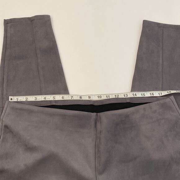 Chico’s Women’s Gray Faux Suede Leggings Luxe EUC Sz 16 Polyester Elastic Waist - Picture 6 of 10
